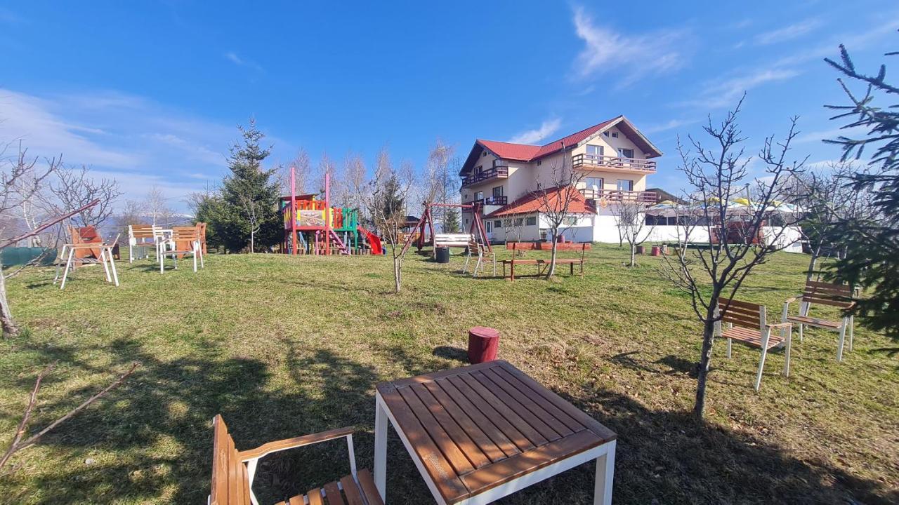 Pensiune Runcu Stone Exteriér fotografie